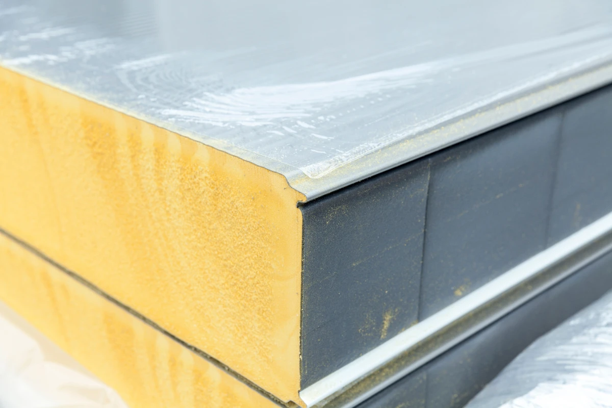 ความหนาของ PU Foam ควรเท่าไรสำหรับหลังคา ผนัง และ ห้องเย็น